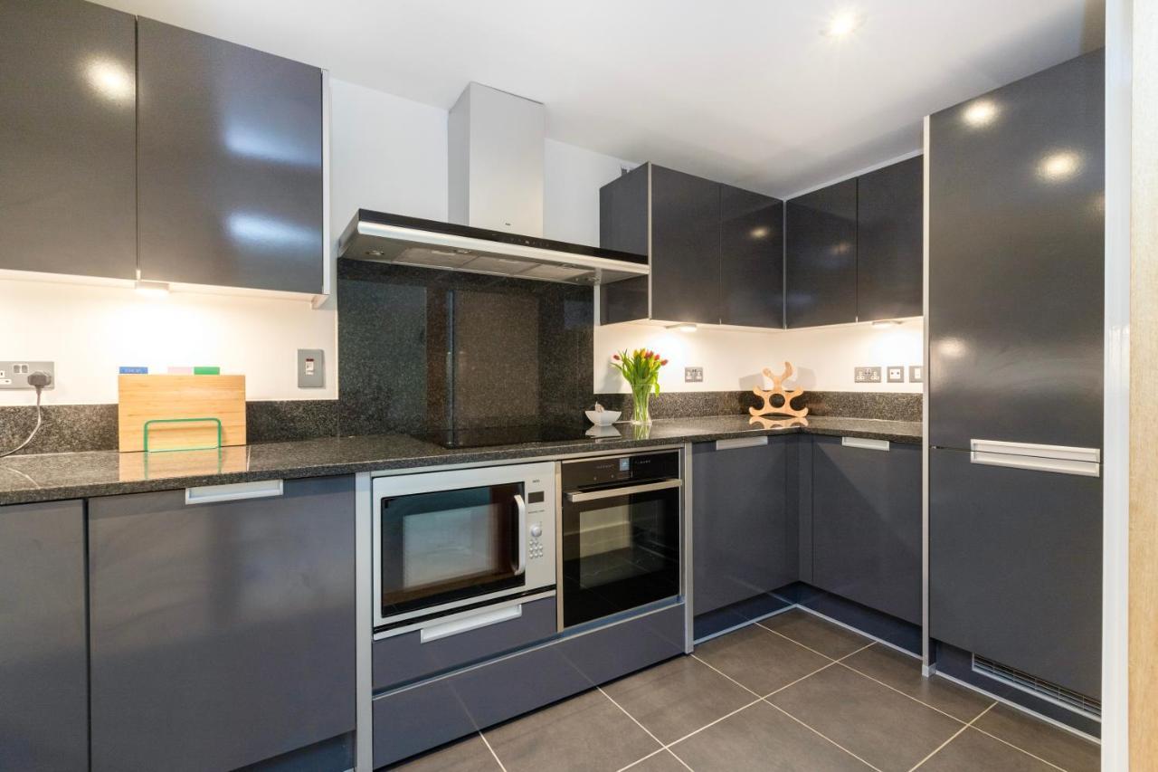 Modern 2 Bedroom 2 Bath With River View Апартаменты *