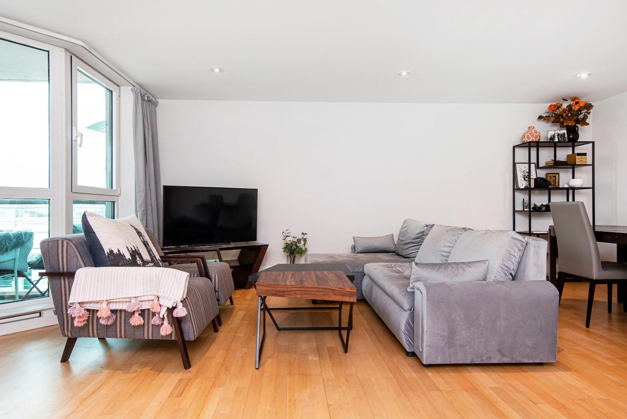 Modern 2 Bedroom 2 Bath With River View Апартаменты