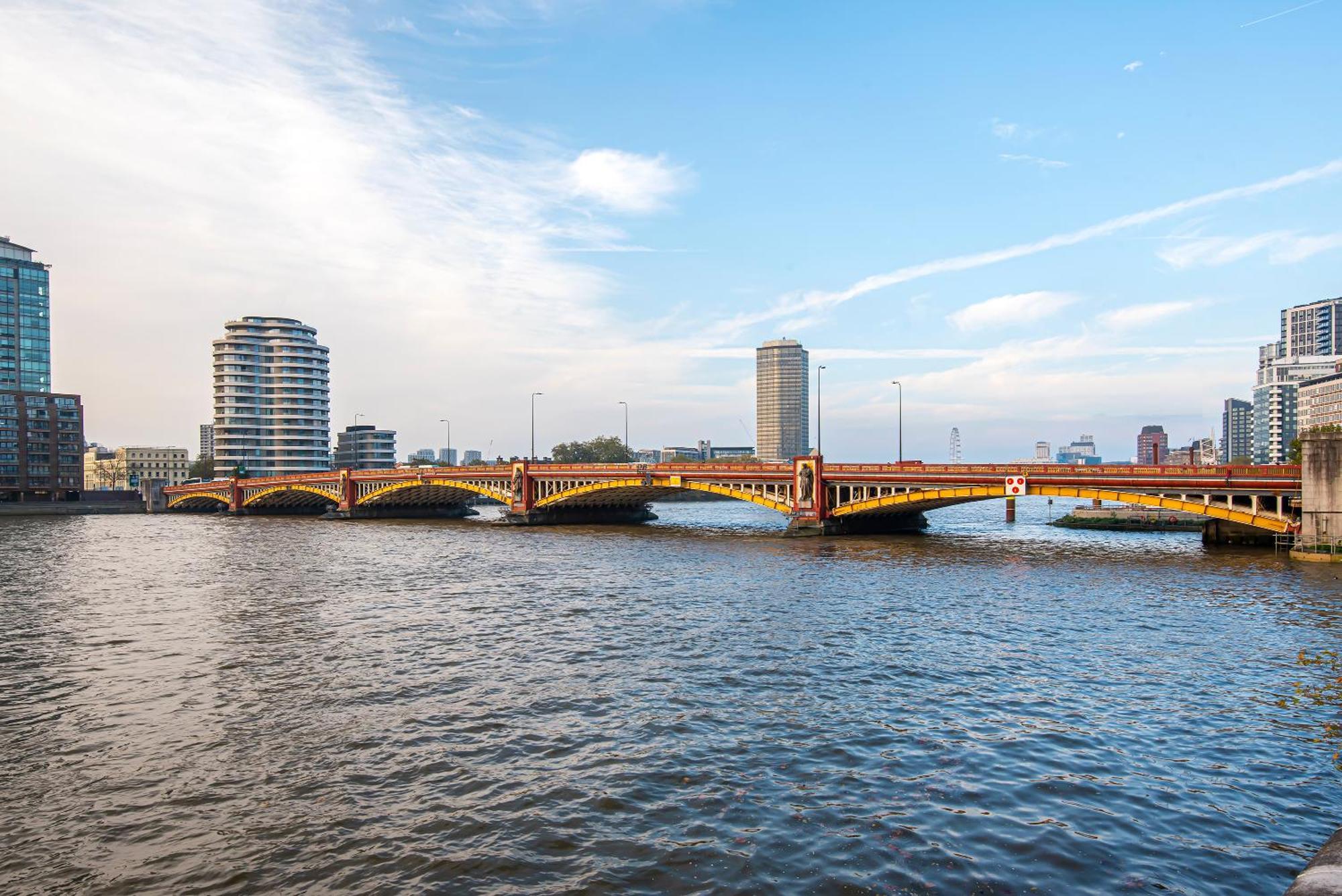 Modern 2 Bedroom 2 Bath With River View Апартаменты Лондон