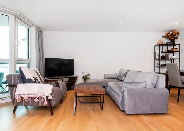 Modern 2 Bedroom 2 Bath Apartment With River View